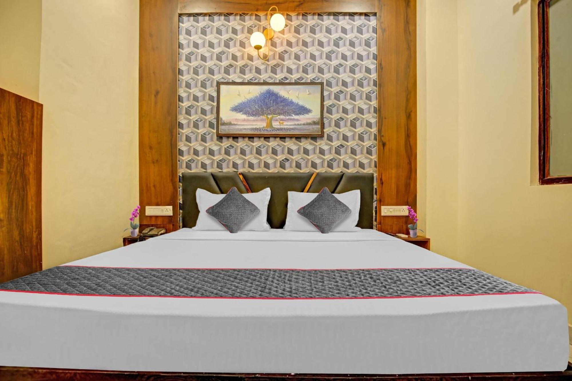 Townhouse Sky Hotel Ludhiana Exterior photo